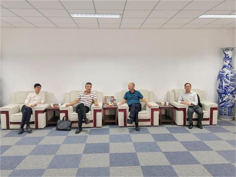 清华研究院陆院长一行 来开云手机登录界面共商产业规划