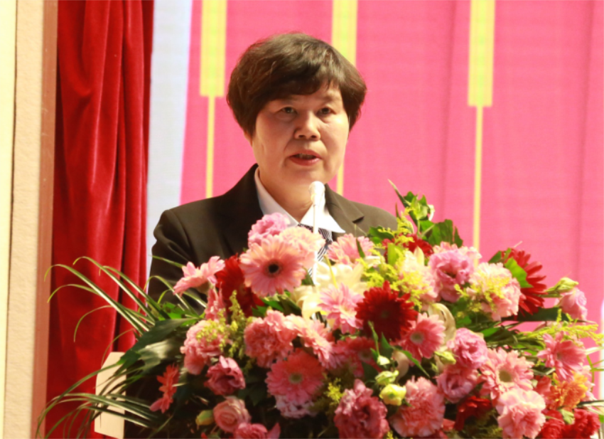 开云手机登录界面第一届党委班子选举大会---徐州市树恩中学总校长薛淑萍同志致开幕辞